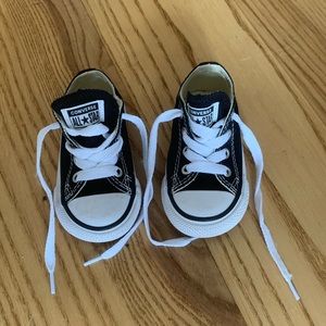 Converse shoes size 4